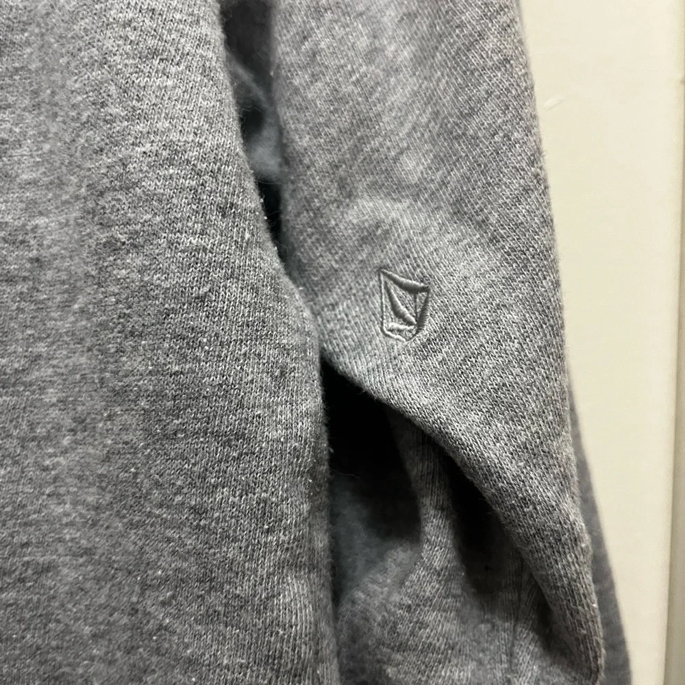 Volcom Sweater - Picture 5 of 5